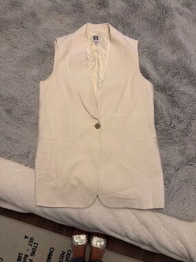 Anne Klein Cream Sleeveless Blazer Vest
